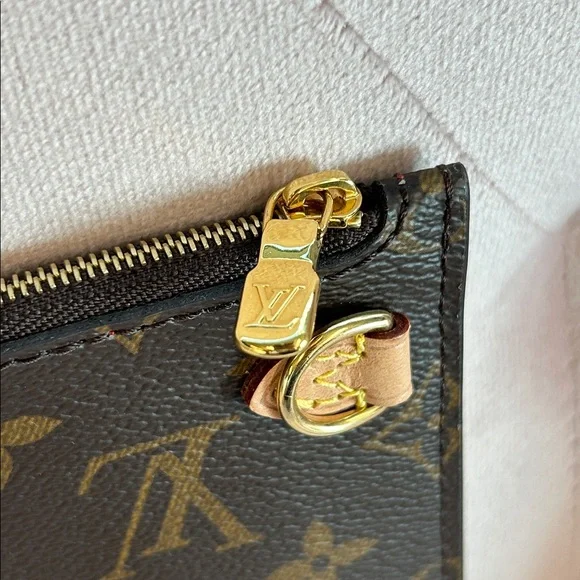 Louis Vuitton Monogram Neverfull Pouch (Red Interior)